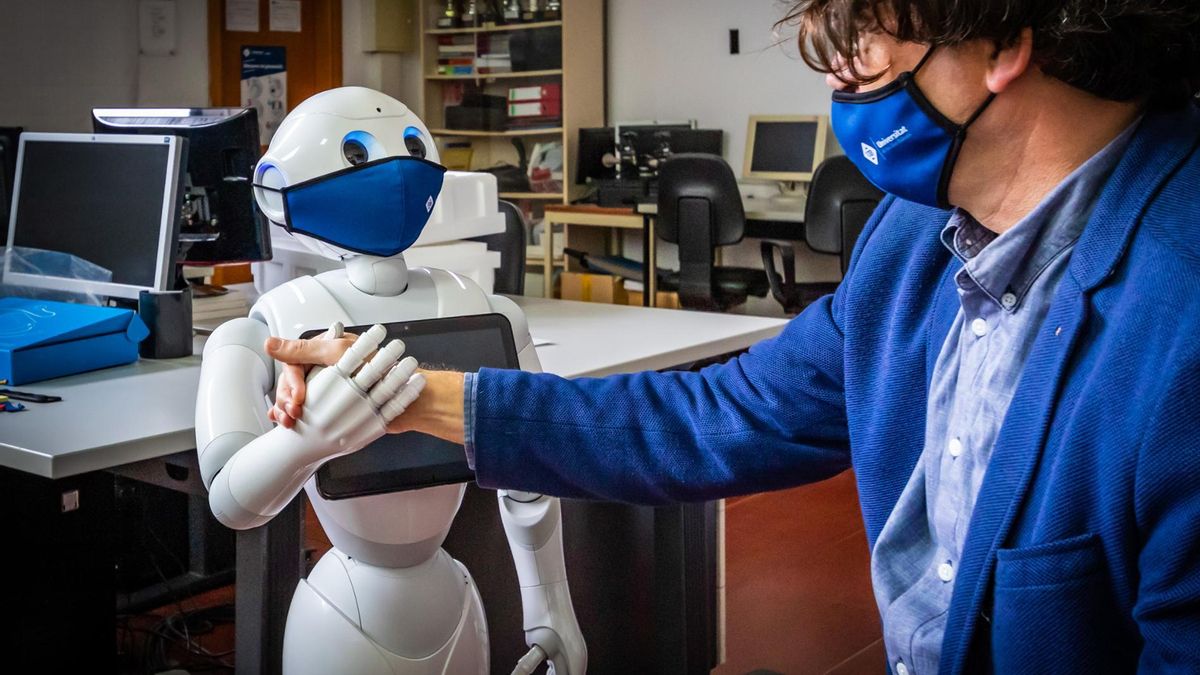 Robots sociales para asistencia emocional en geriatría: Tecnología que acompaña